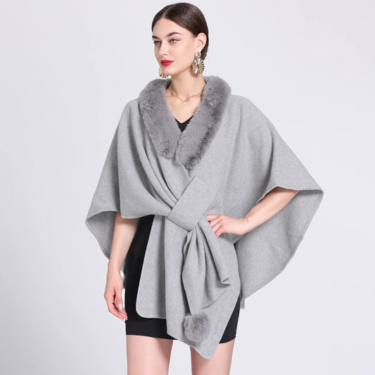 Cape Chic en Fourrure gris