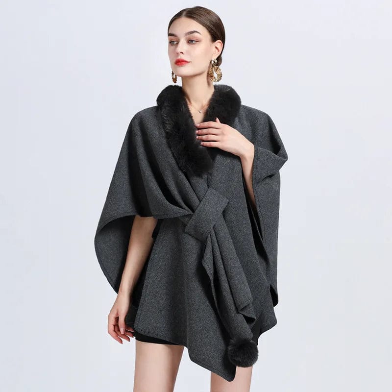 Cape Chic en Fourrure gris foncé