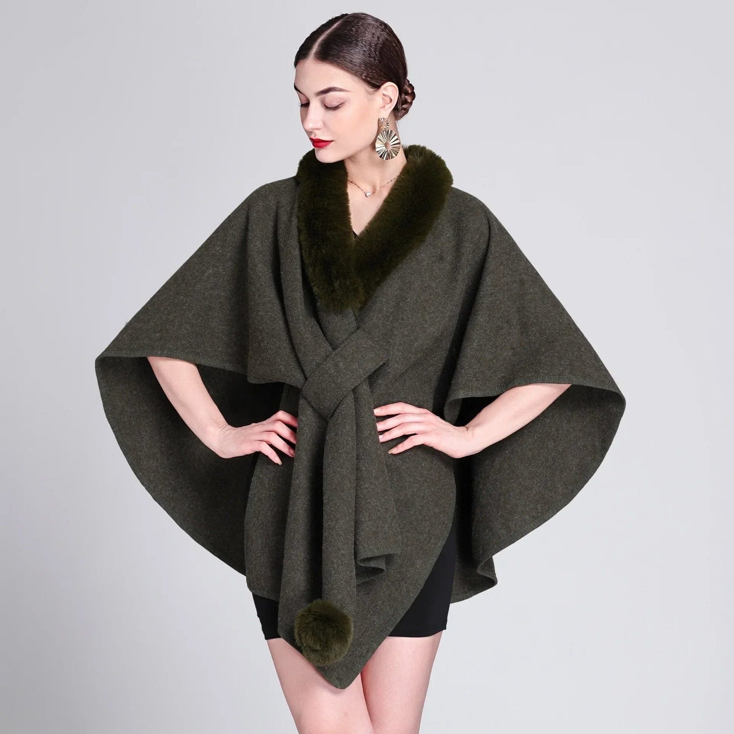 Cape Chic en Fourrure vert militaire