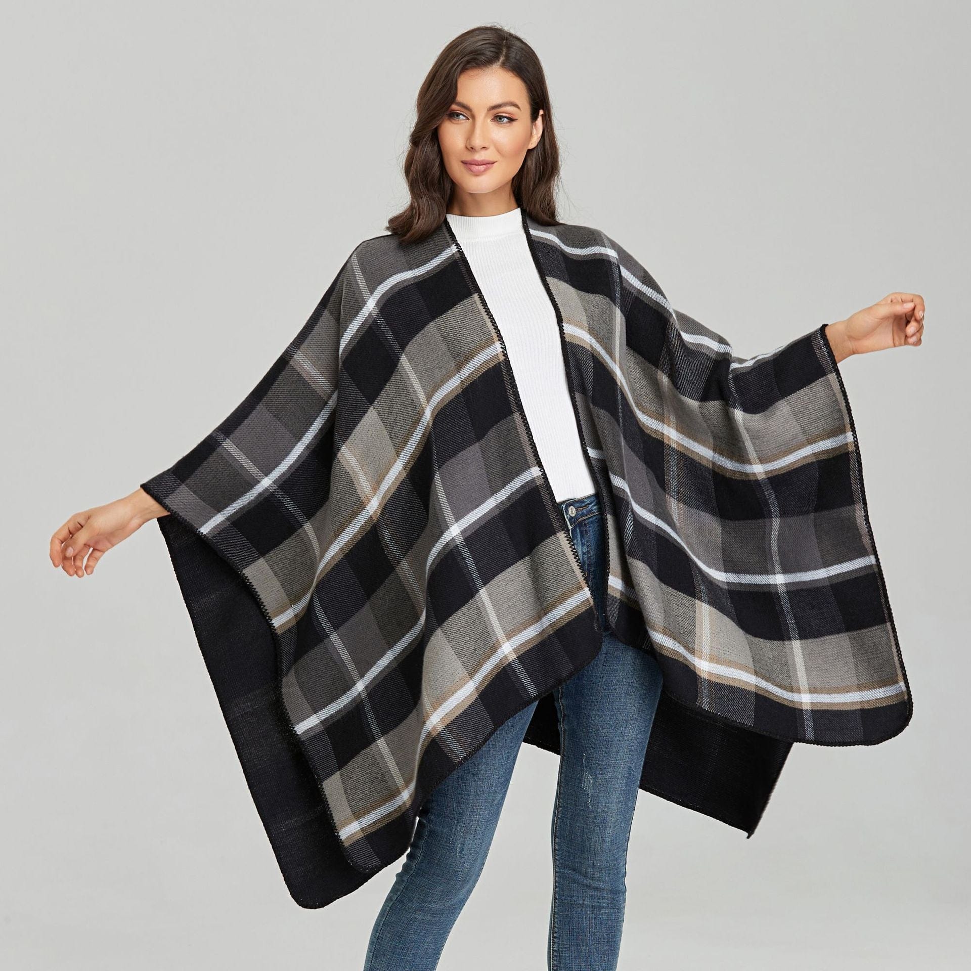 Poncho Carreaux Femme - Collection Élégance Fashion Noir & Gris